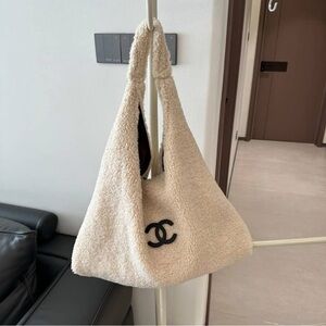 Chic Cream Shearling Tote Bag